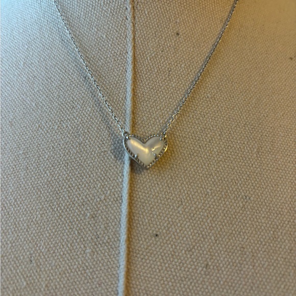 Kendra Scott Jewelry - Kendra Scott Ari Heart necklace